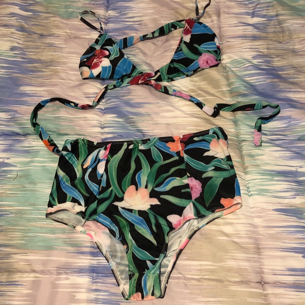 2 piece bathing suit NEW